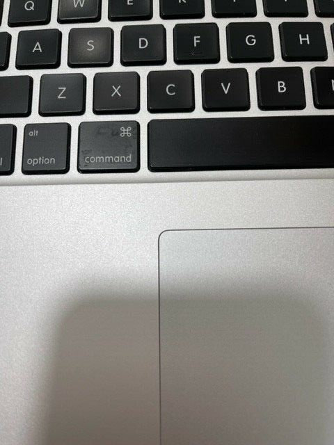 MacBook Pro Retina A1398 Mid 2014 Palmrest/keyboard/trackpad & battery (CYC 672)