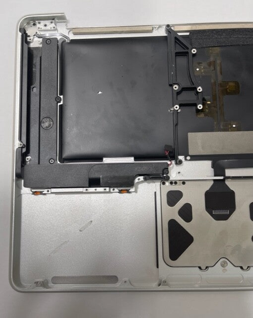 Apple MacBook Pro 15" A1286 Mid 2009 Palmrest, Keyboard, Speaker, TrackPad Case