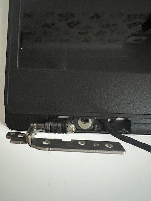 DELL Inspiron 13 7380 Screen Assembly left hinge cover missing (See description)