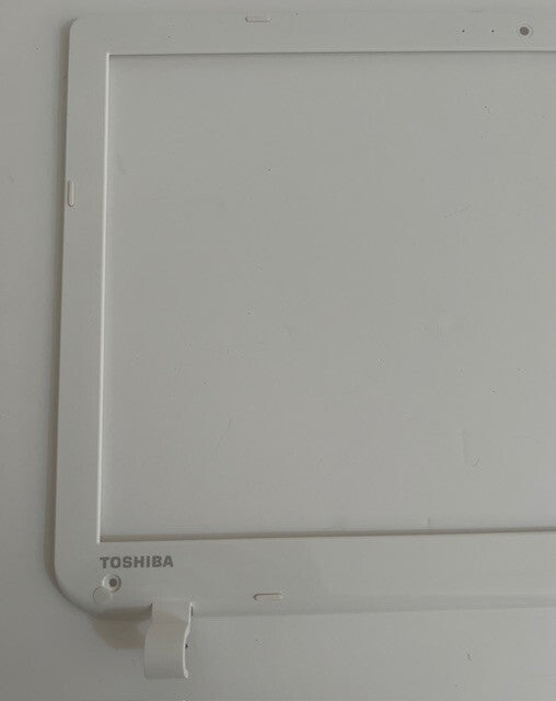 Genuine Toshiba Satellite L50-B-1QU Front  Bezel Trim White P/N A000291100