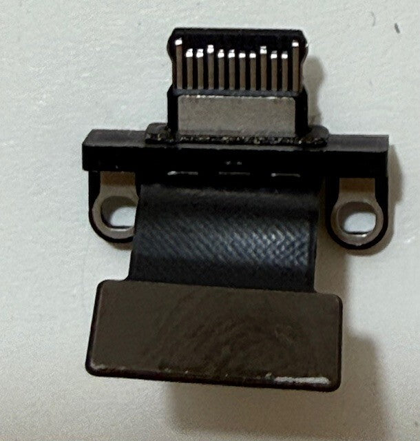 Apple MacBook Pro  A2485 EMC 3651  2021 USB C Port 821-03084-A