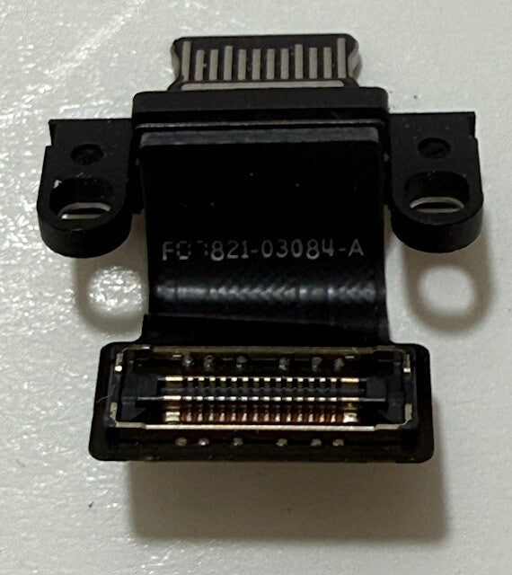 Apple MacBook Pro  A2485 EMC 3651  2021 USB C Port 821-03084-A