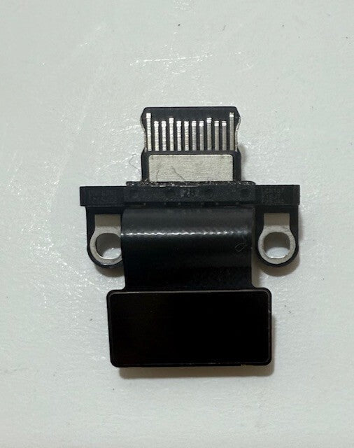 Apple MacBook Pro  A2485 EMC 3651  2021 USB C Port 821-03084-A