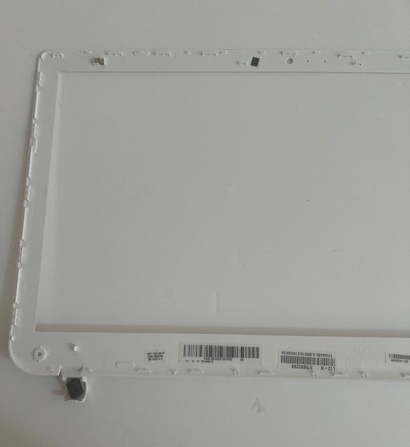 Genuine Toshiba Satellite L50-B-1QU Front  Bezel Trim White P/N A000291100