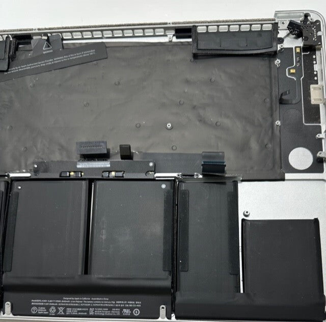 MacBook Pro A1398 Mid 2014 Palmrest/keyboard/trackpad/battery (C 483) UK LAYOUT